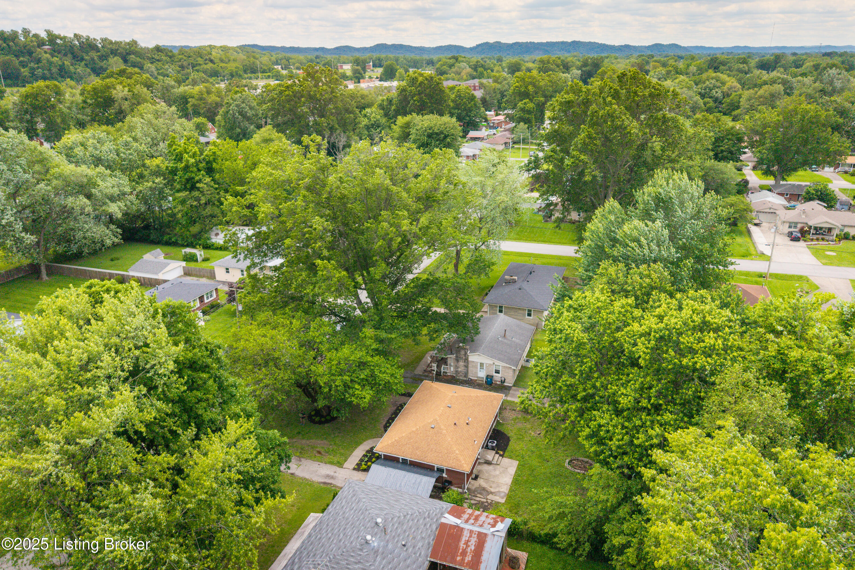 8486 Robbins Road Louisville, KY 40258 - Photo 28 of 28 DHI-129