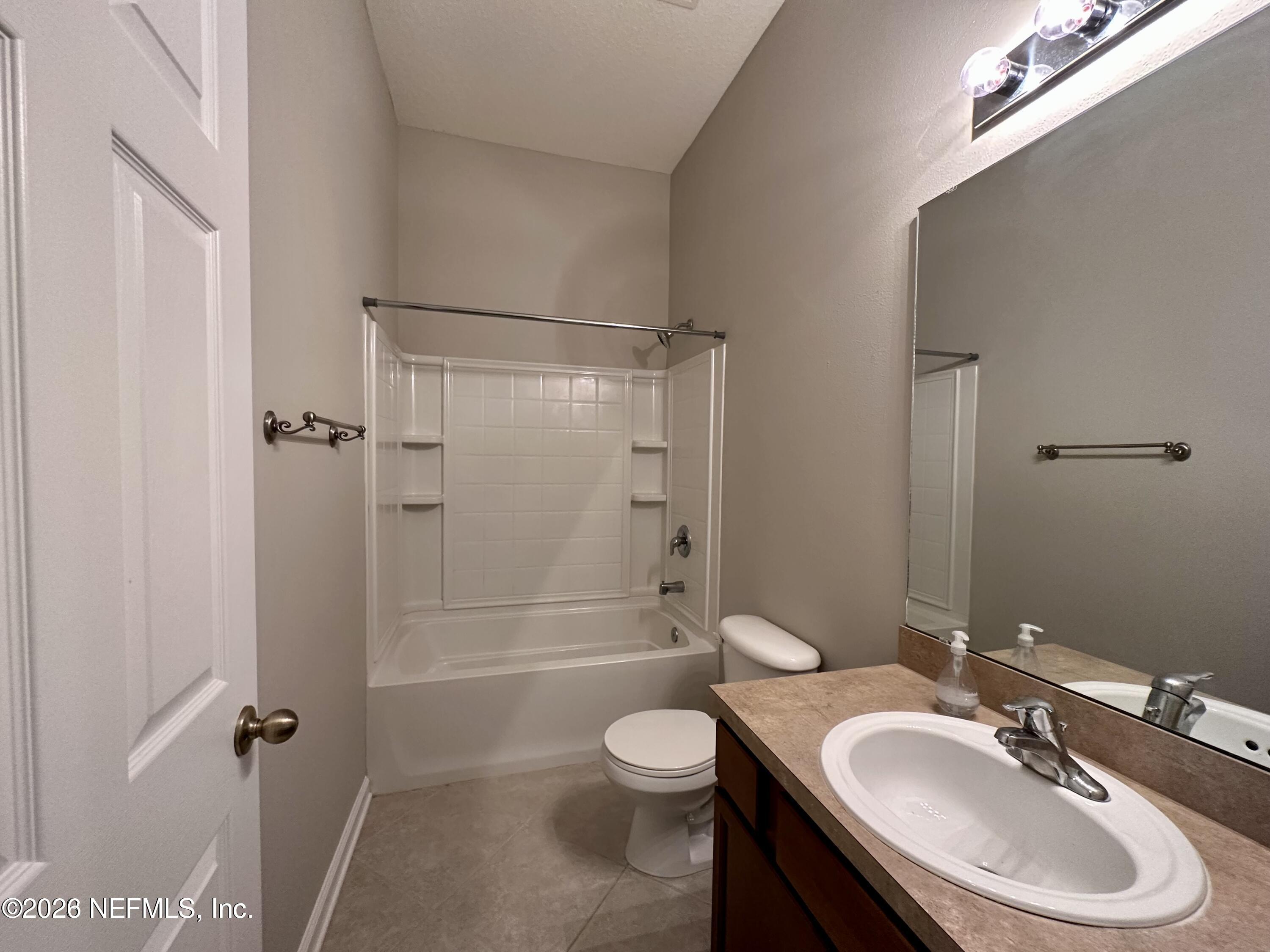 12946 Spring Rain Road Jacksonville, FL 32258 - Photo 18 of 25 GUEST BATHROOM