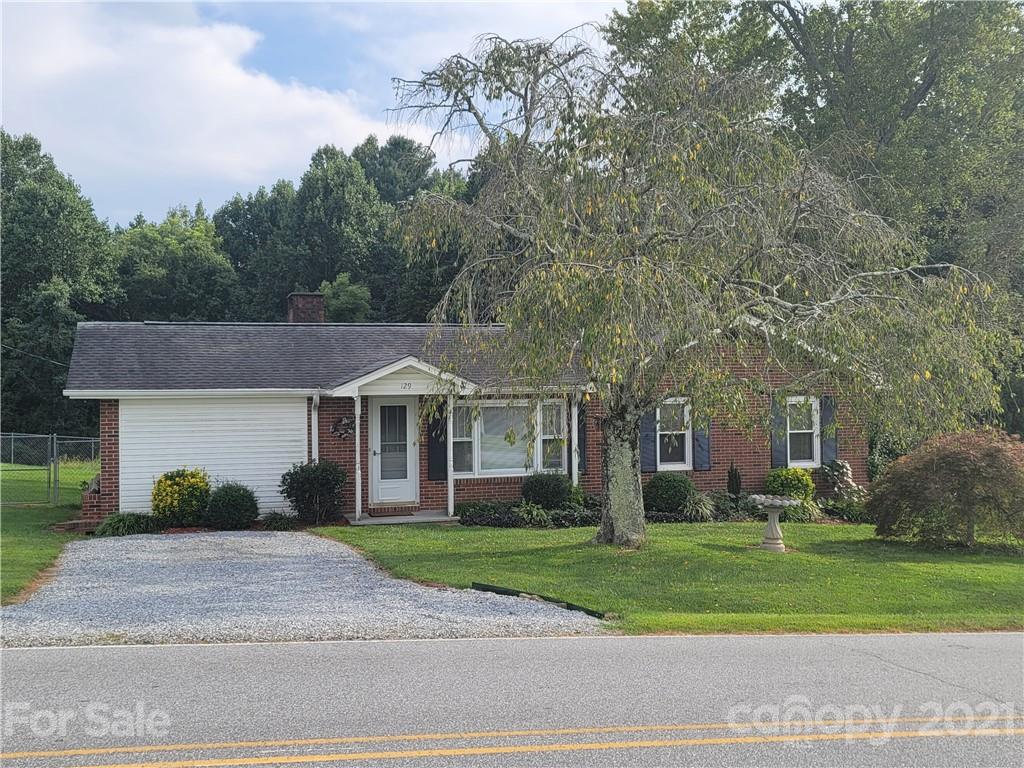 129 Francis Road Hendersonville, NC 28792 - Photo 2 of 17 Gallery Image 2