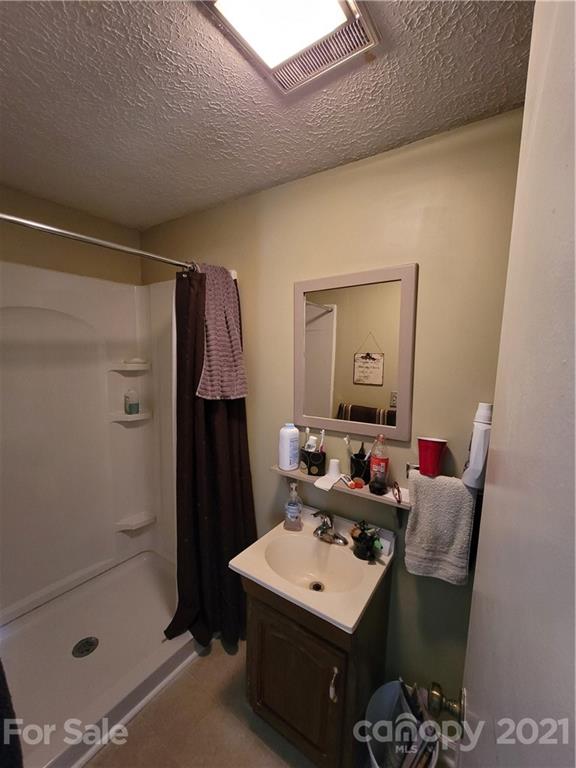 129 Francis Road Hendersonville, NC 28792 - Photo 12 of 17 Gallery Image 12