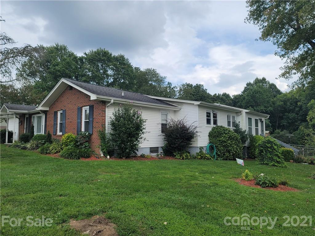 129 Francis Road Hendersonville, NC 28792 - Photo 16 of 17 Gallery Image 16