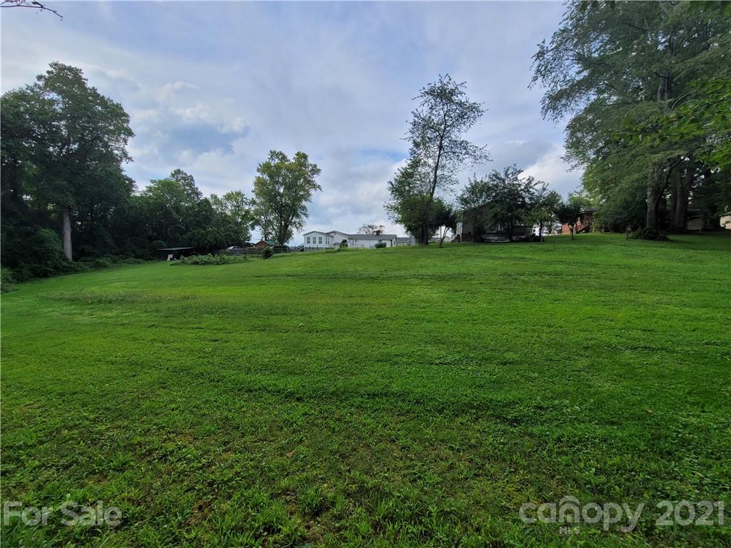 129 Francis Road Hendersonville, NC 28792 - Photo 5 of 17 Gallery Image 5