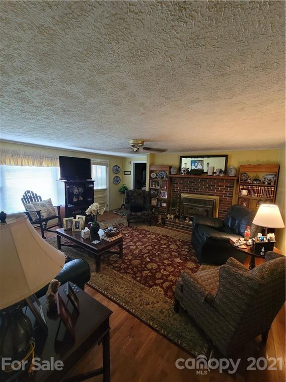 129 Francis Road Hendersonville, NC 28792 - Photo 6 of 17 Gallery Image 6
