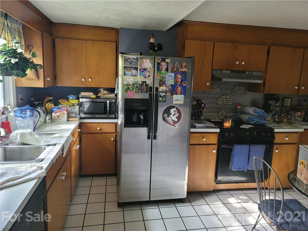 129 Francis Road Hendersonville, NC 28792 - Photo 7 of 17 Gallery Image 7