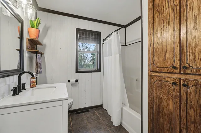 $445,000 | 1011 Tyler Avenue Southeast, Isanti, MN 55040