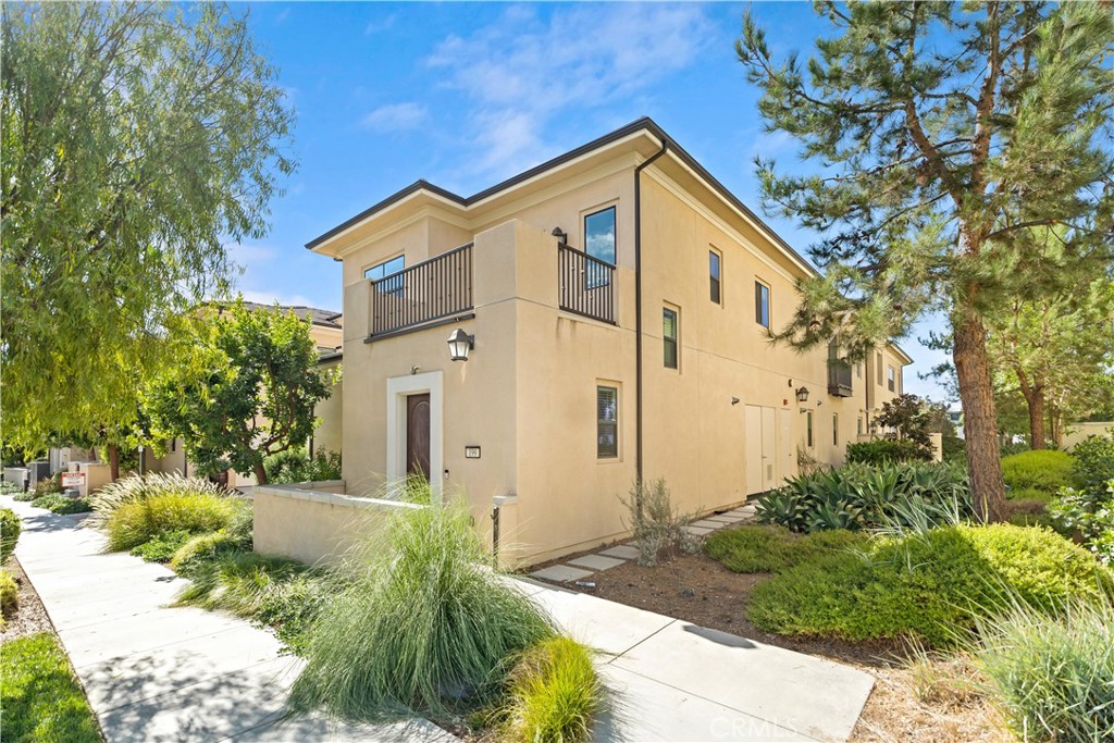 199 Follyhatch Irvine, CA 92618 - Photo 1 of 32 a view of backyard of the house