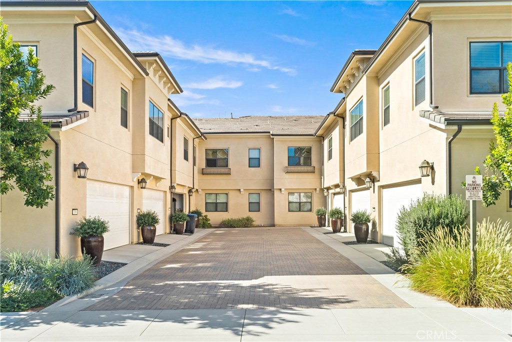 199 Follyhatch Irvine, CA 92618 - Photo 3 of 32 a view of a building along the street