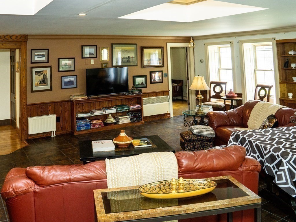 654 Bernardston Road Greenfield, MA 01301 - Photo 9 of 41 Gallery Image 9
