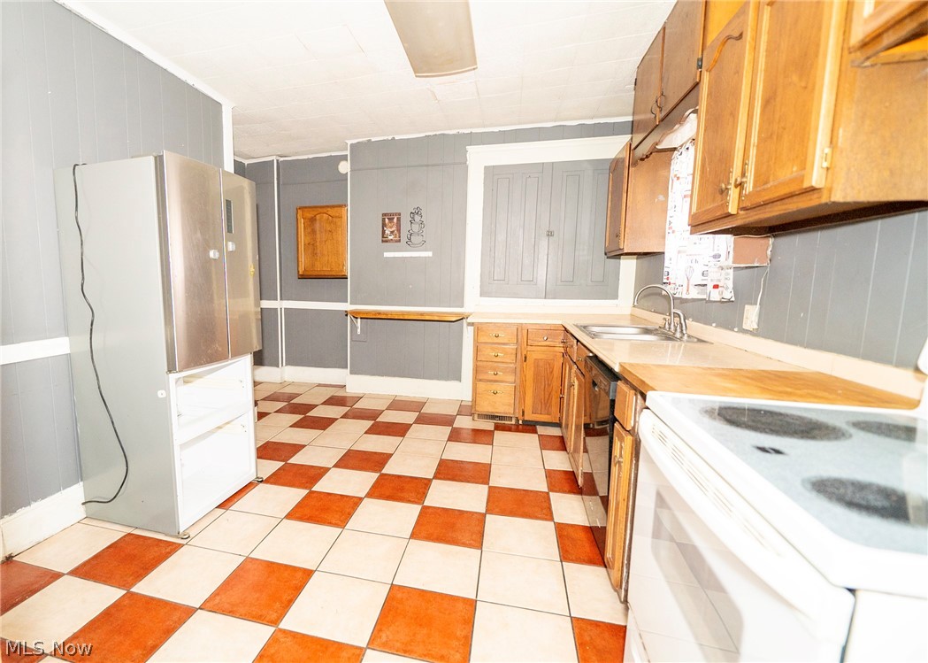 337 3rd Street Northwest New Philadelphia, OH 44663 - Photo 13 of 24