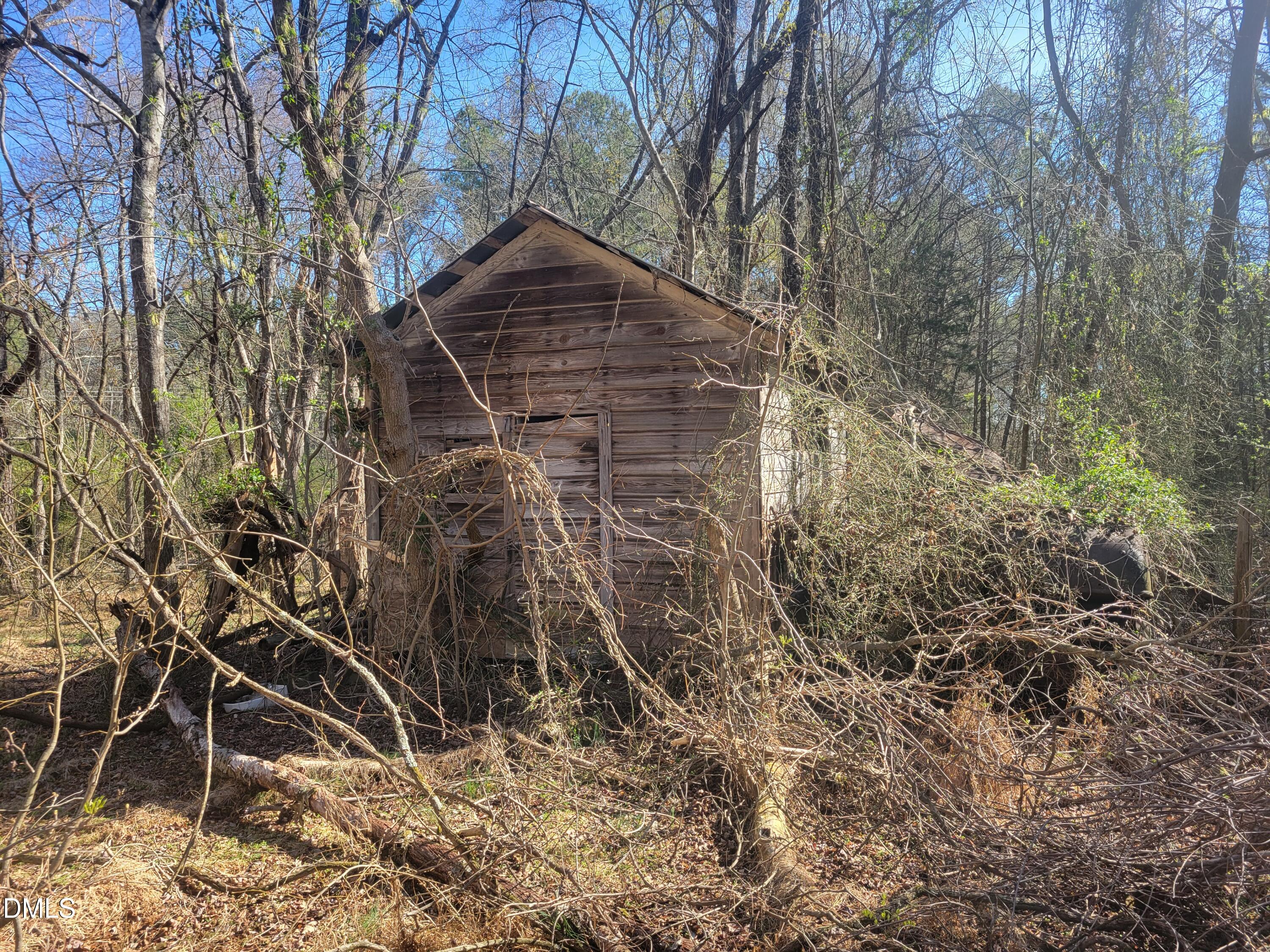 0 North Richardson Road Siler City, NC 27344 - Photo 11 of 33 a backyard of a house