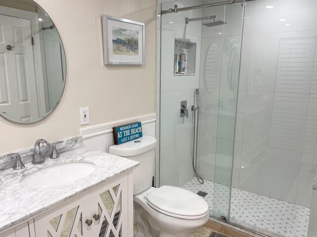 1801 South Us Highway, Unit 16D Jupiter, FL 33477 - Photo 11 of 28 Primary Bath