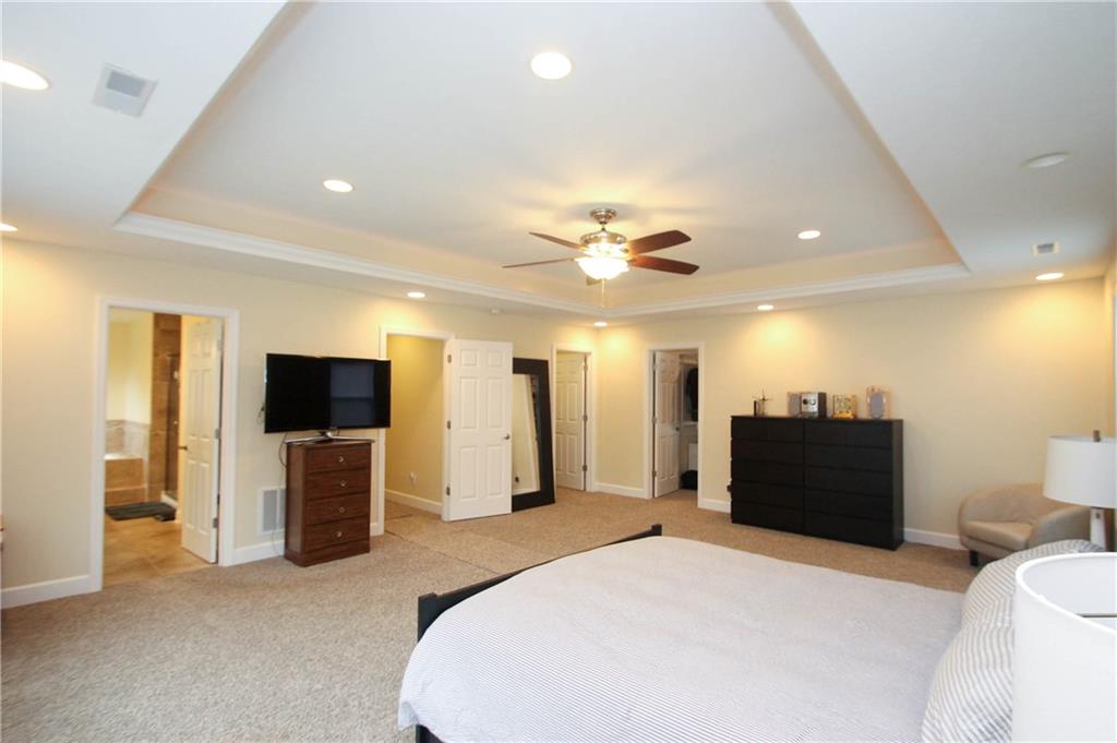 5590 Grubbs Road Gibsonia, PA 15044 - Photo 11 of 25 Gallery Image 11