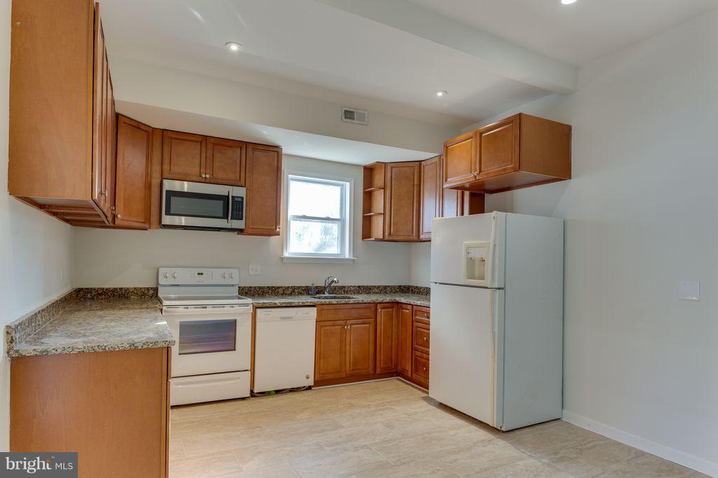 1398 Morris Road Southeast Washington, DC 20020 - Photo 6 of 14 Interior (General)
