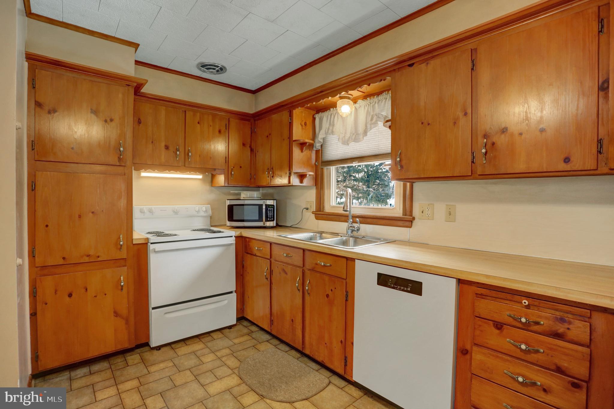 961 South Forge Road Palmyra, PA 17078 - Photo 12 of 41 Gallery Image 12