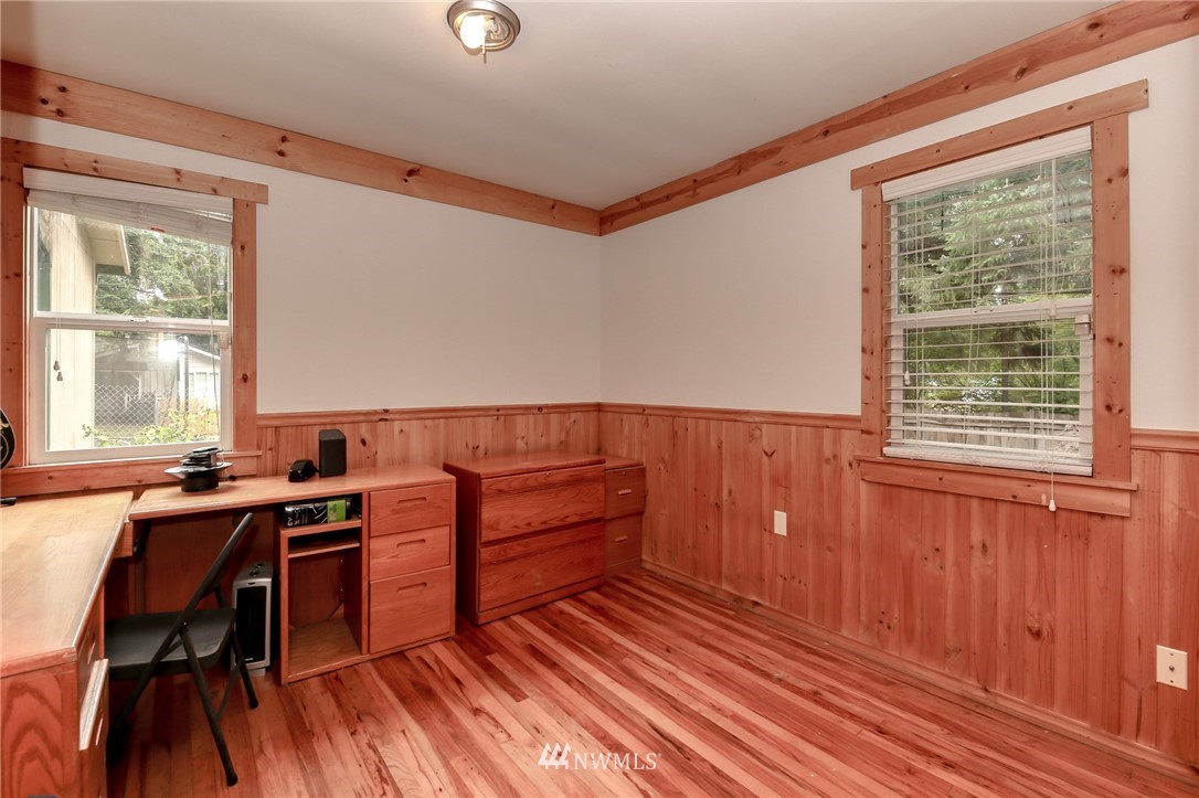 17533 Southeast Covington Sawyer Road Kent, WA 98042 - Photo 6 of 25 Gallery Image 6