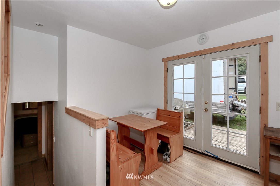 17533 Southeast Covington Sawyer Road Kent, WA 98042 - Photo 10 of 25 Gallery Image 10