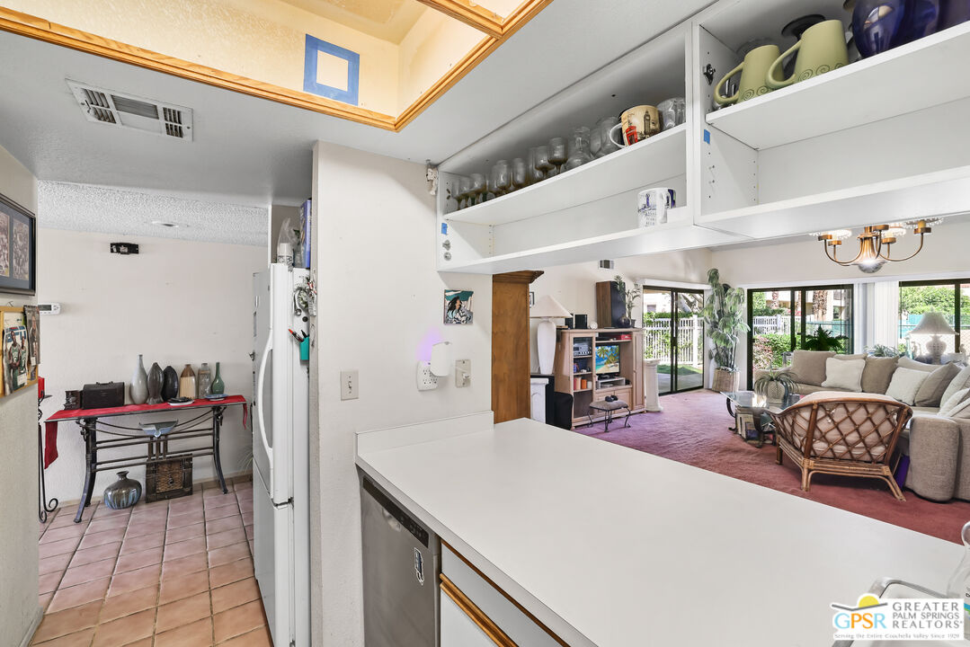 200 East Racquet Club Road, Unit 9 Palm Springs, CA 92262 - Photo 4 of 24 Gallery Image 4