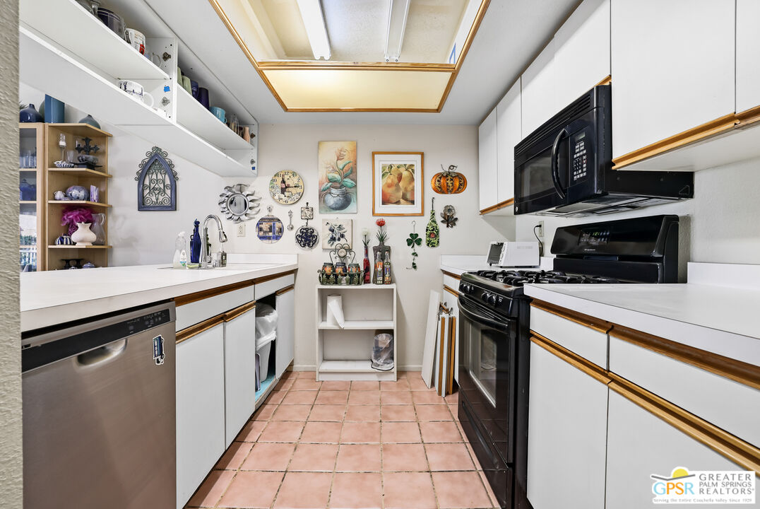 200 East Racquet Club Road, Unit 9 Palm Springs, CA 92262 - Photo 5 of 24 Gallery Image 5