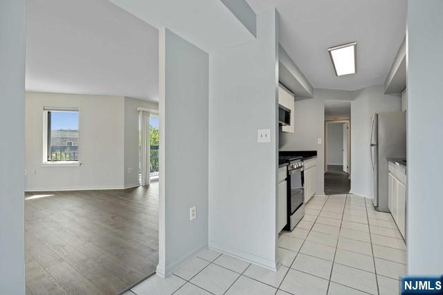 405 Williams Court, Unit 405 Edgewater, NJ 07020 - Photo 6 of 27
