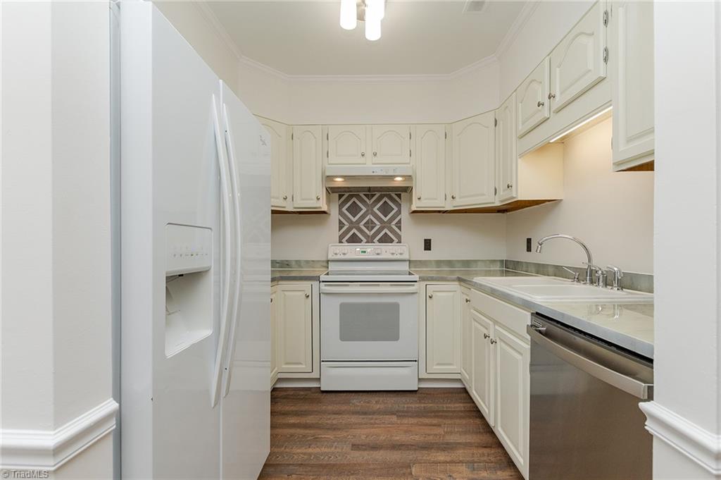 124 Pebble Ridge Lane Winston-Salem, NC 27104 - Photo 8 of 25 Gallery Image 8