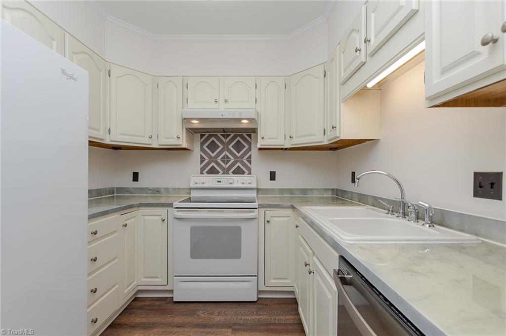 124 Pebble Ridge Lane Winston-Salem, NC 27104 - Photo 9 of 25 Gallery Image 9
