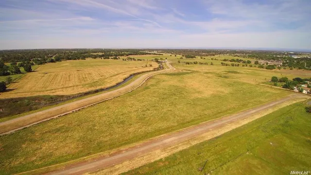 a view of a grassy field