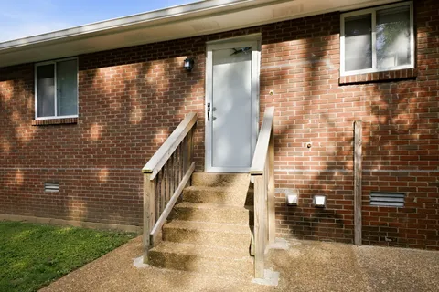 $495,000 | 425 Ezell Pike, Nashville, TN 37217