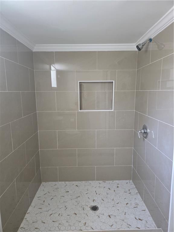 2435 Bouldercliff Way Southeast, Unit B Atlanta, GA 30316 - Photo 5 of 5 a bathroom with a shower