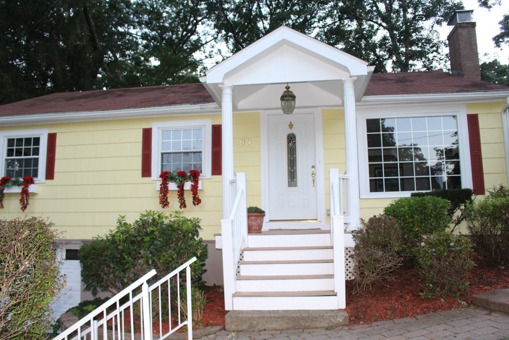 95 Oriole Road Stoughton, MA 02072 - Photo 3 of 42 Gallery Image 3