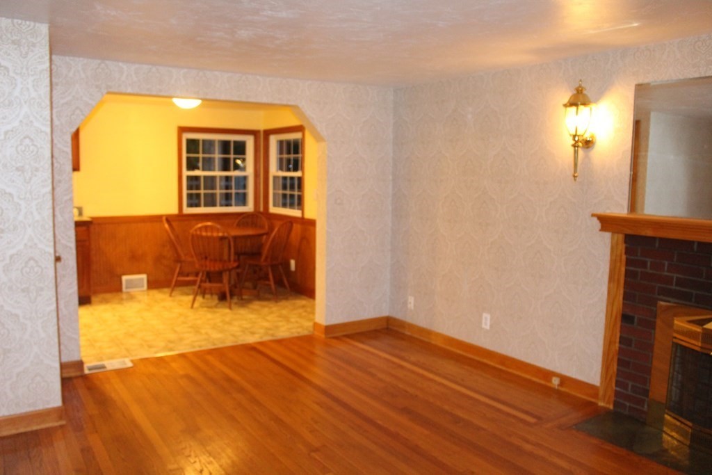 95 Oriole Road Stoughton, MA 02072 - Photo 8 of 42 Gallery Image 8