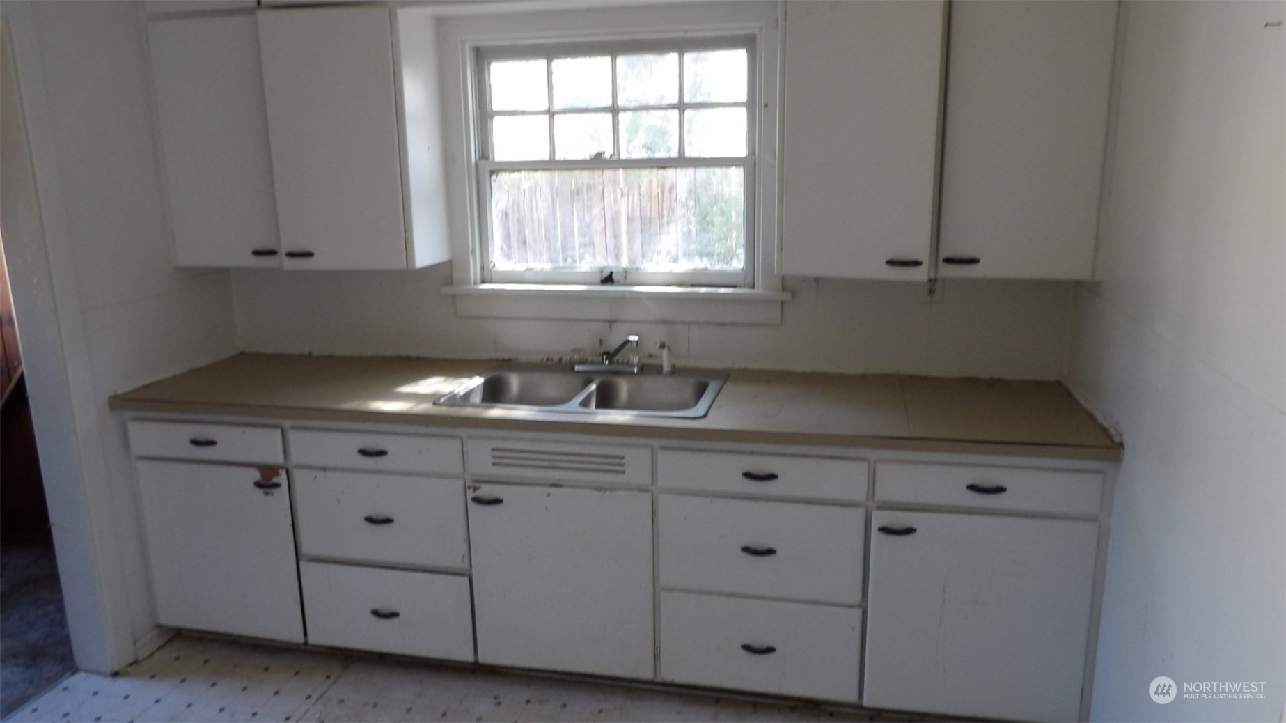 108 West 3rd Street Lind, WA 99341 - Photo 3 of 11