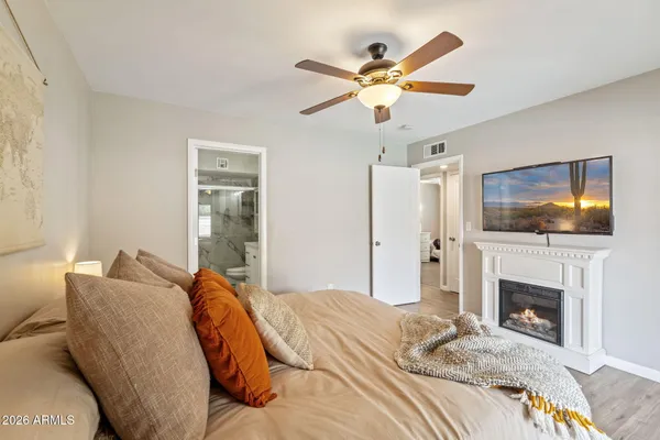 $449,000 | 560 West Emerald Avenue, Mesa, AZ 85210