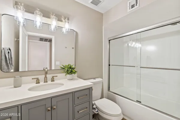 $449,000 | 560 West Emerald Avenue, Mesa, AZ 85210