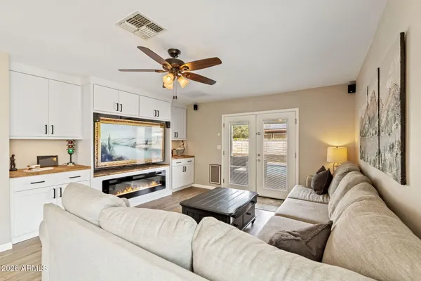 $449,000 | 560 West Emerald Avenue, Mesa, AZ 85210