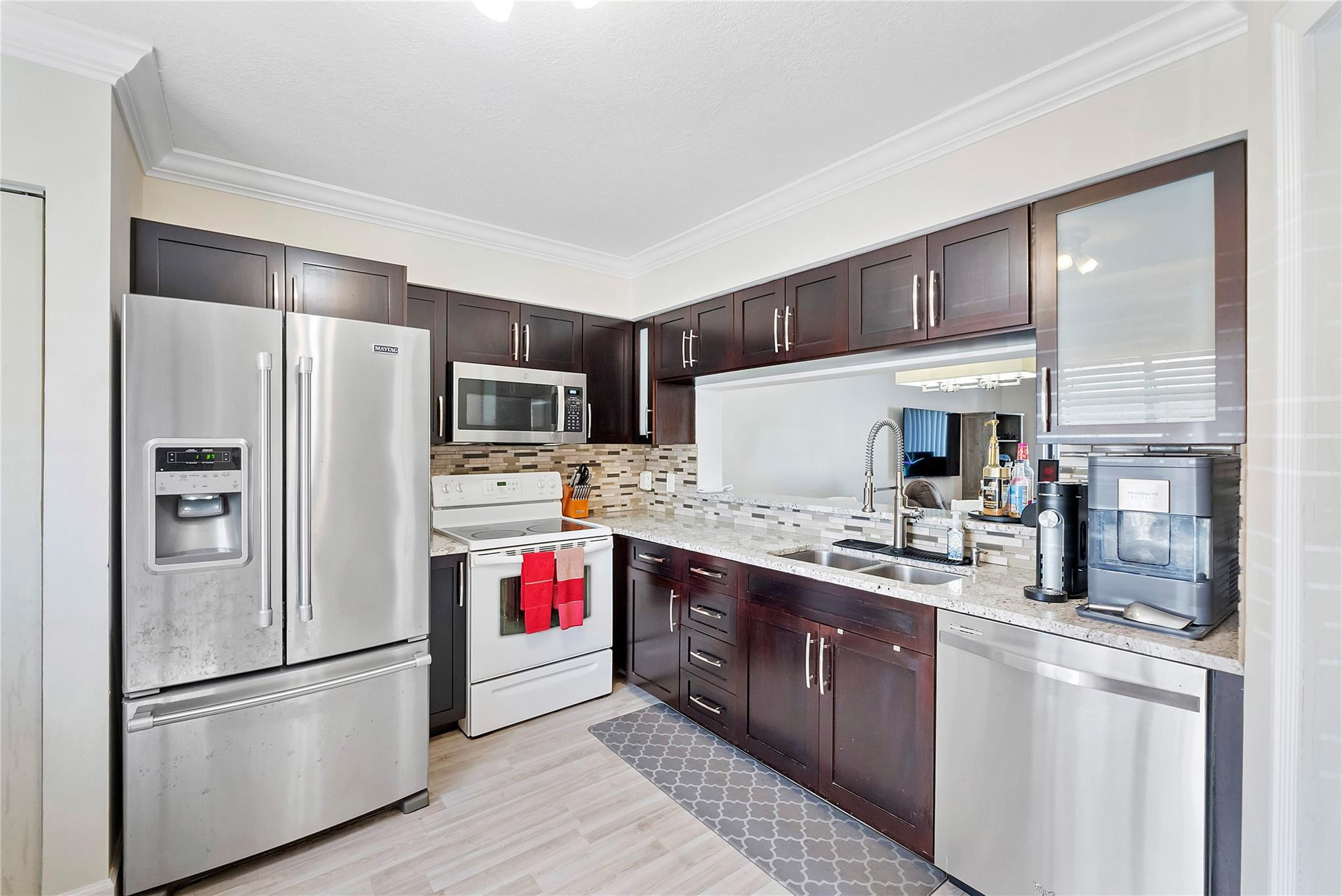 9149 Southwest 21st Court, Unit F Boca Raton, FL 33428 - Photo 4 of 47 Photo 9