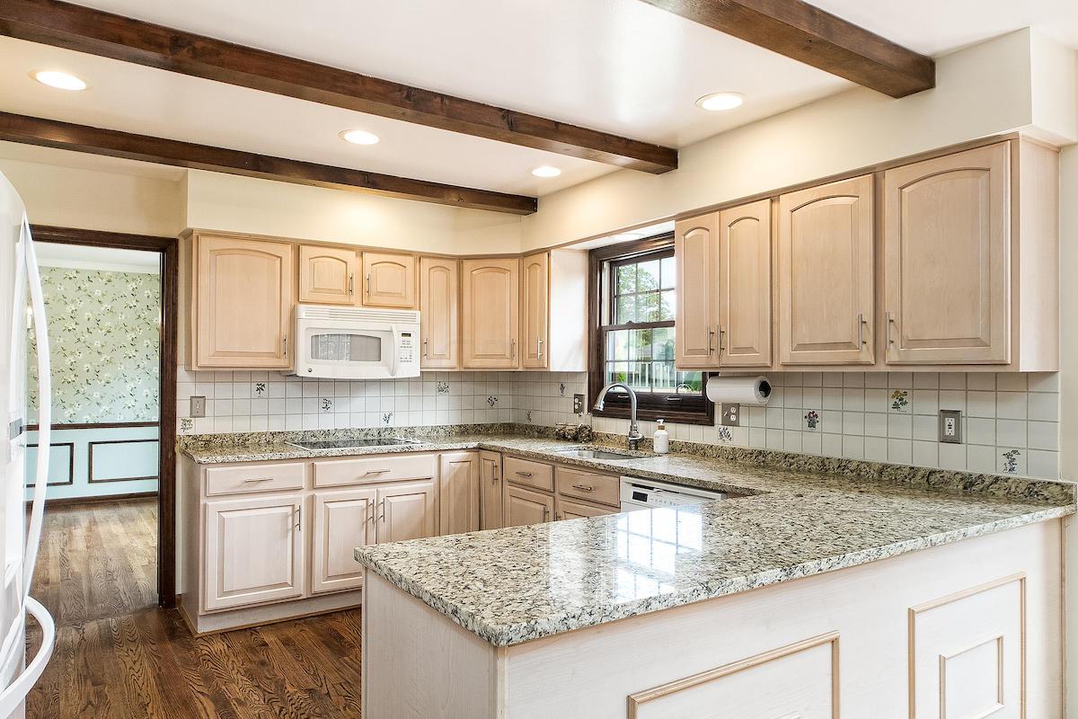 1331 Windham Road Upper Arlington, OH 43220 - Photo 4 of 44