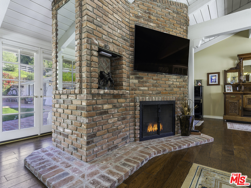 24307 Long Valley Road Hidden Hills, CA 91302 - Photo 14 of 36 Gallery Image 14