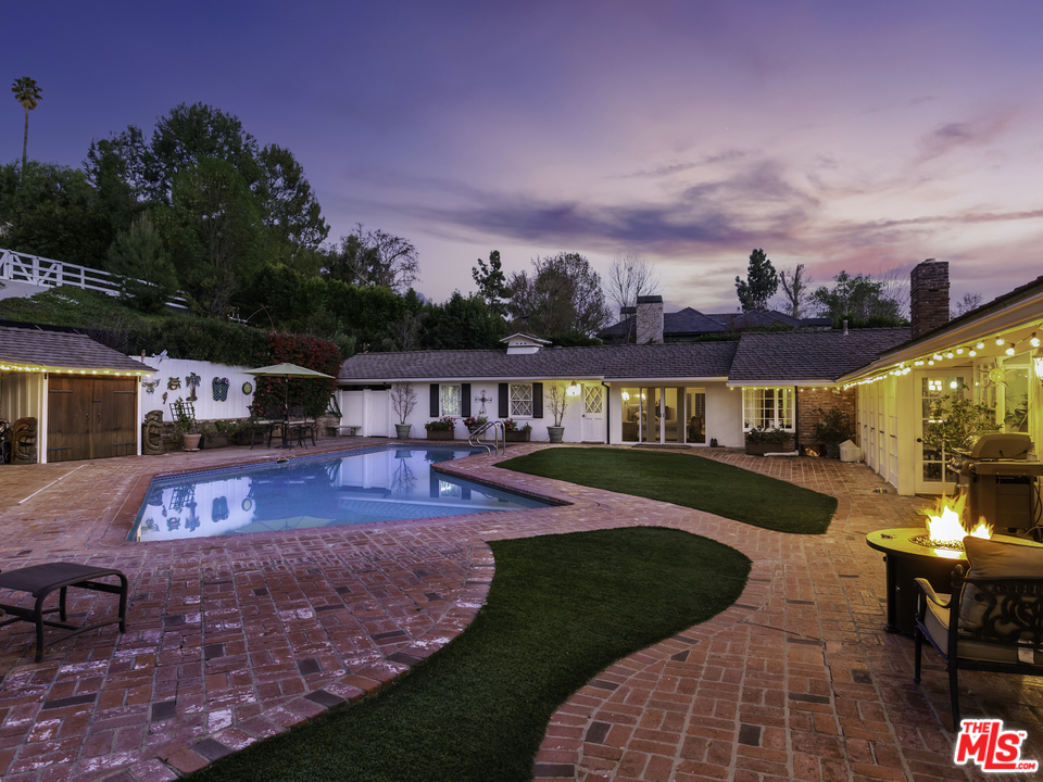 24307 Long Valley Road Hidden Hills, CA 91302 - Photo 4 of 36 Gallery Image 4