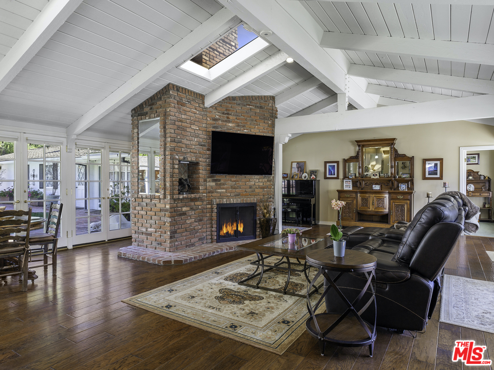 24307 Long Valley Road Hidden Hills, CA 91302 - Photo 8 of 36 Gallery Image 8