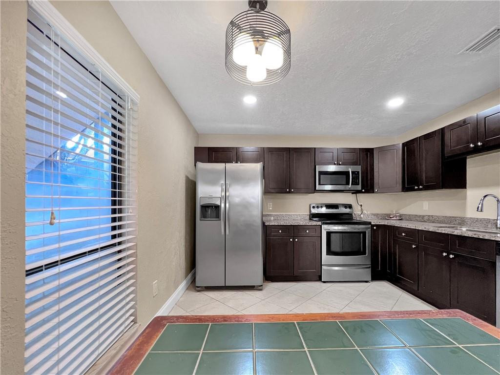 9298 Sable Ridge Circle, Unit C Boca Raton, FL 33428 - Photo 4 of 43 Photo 4