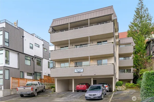 $3,095,000 | 2318 Yale Avenue East, Seattle, WA 98102