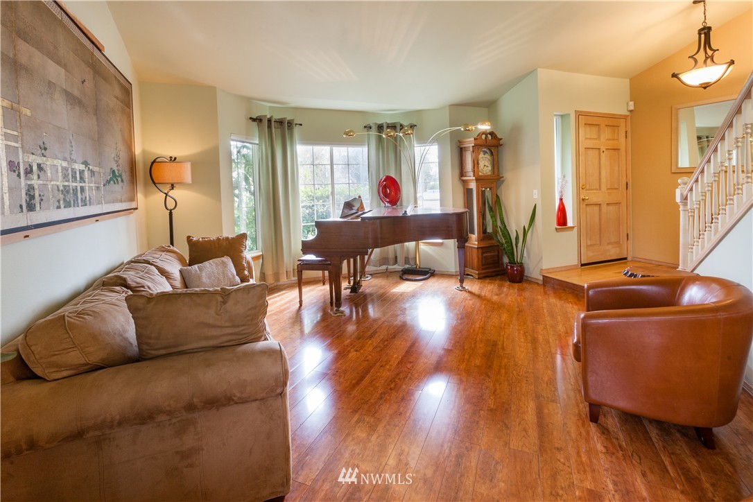 4400 Northeast 6th Place Renton, WA 98059 - Photo 3 of 15