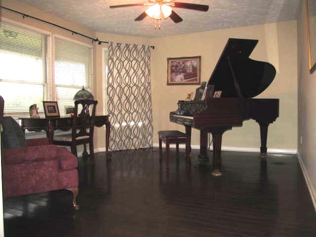 180 Bankshire Road Beechgrove, TN 37018 - Photo 4 of 20 Formal living room currently being used as a music room