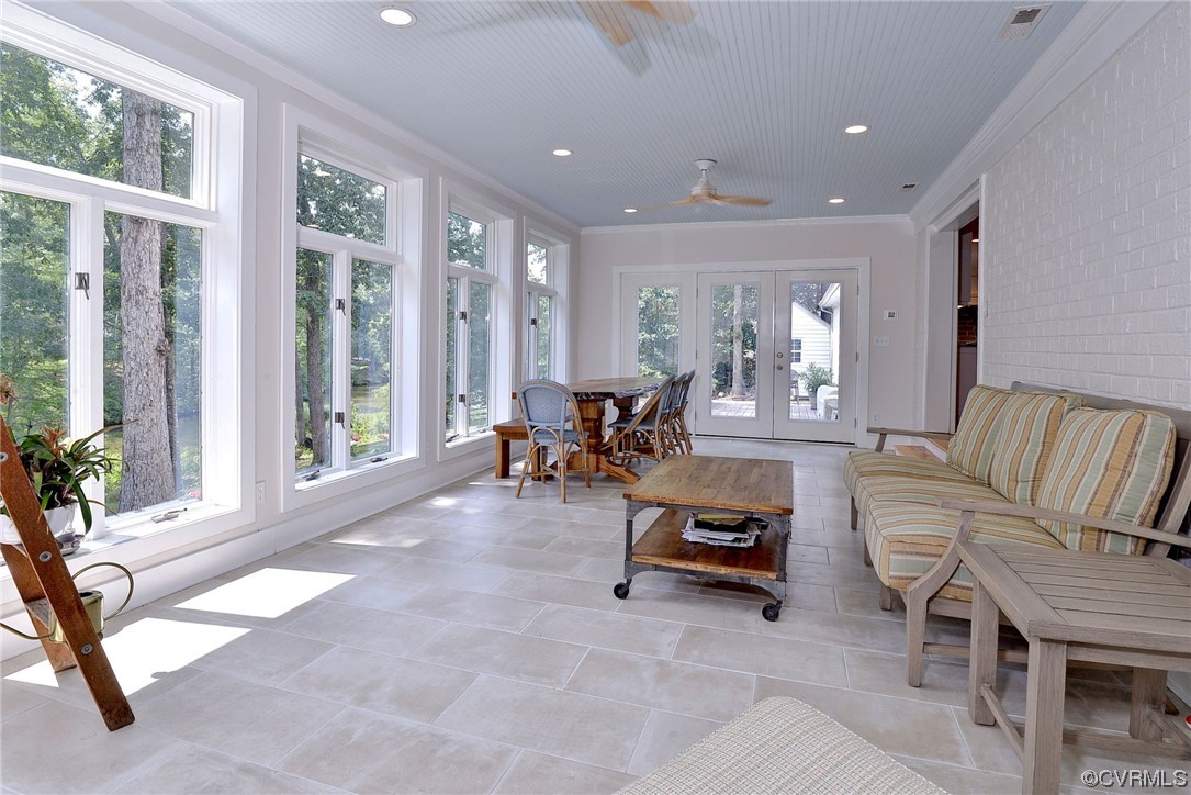 104 Lawnes Circle Williamsburg, VA 23185 - Photo 19 of 49 a living room with furniture and a large window