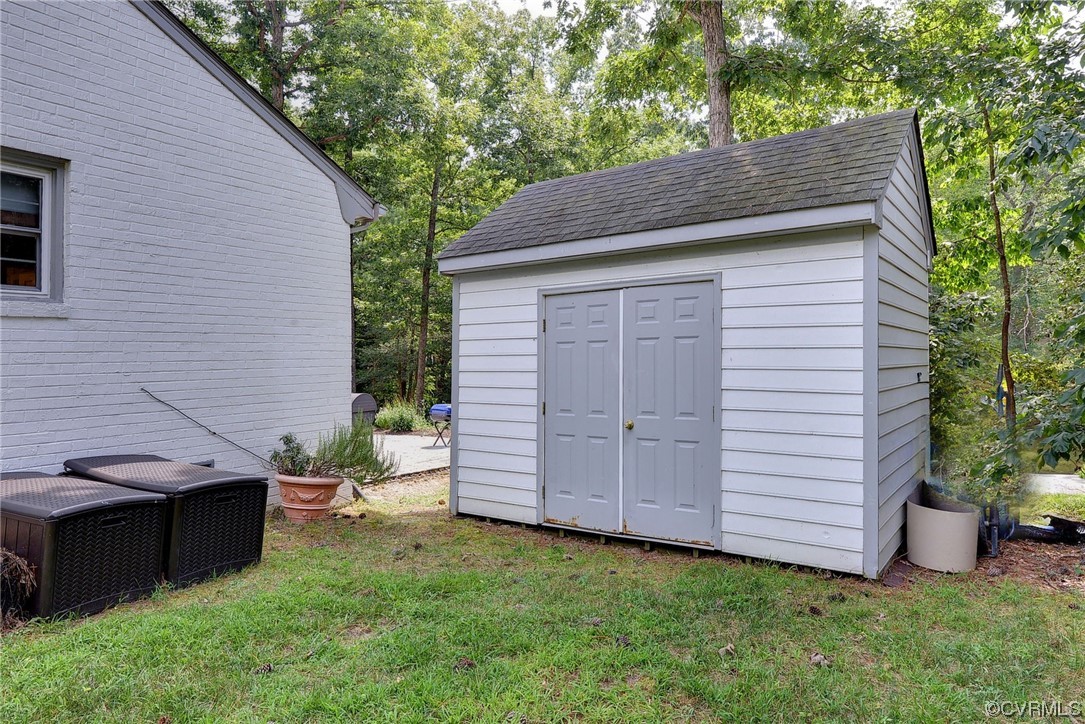 104 Lawnes Circle Williamsburg, VA 23185 - Photo 34 of 49 a view of a backyard with plants
