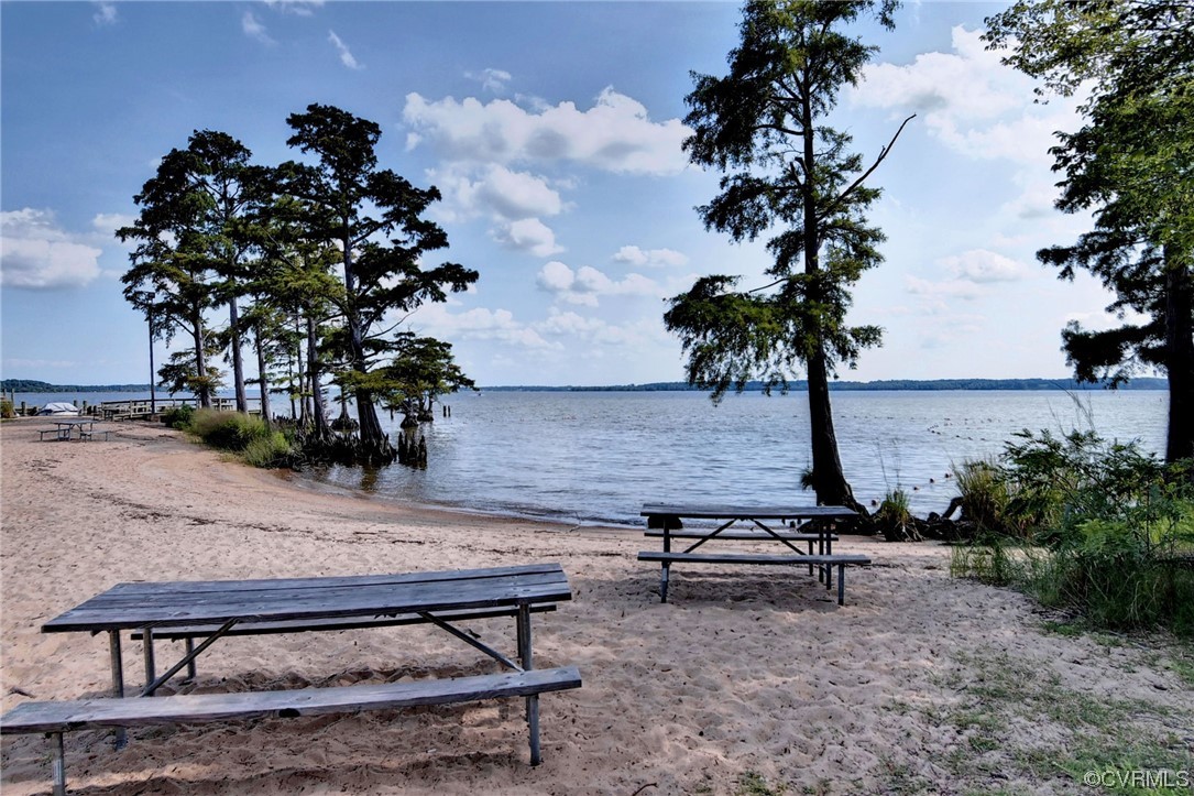 104 Lawnes Circle Williamsburg, VA 23185 - Photo 44 of 49 a view of a bench in a backyard