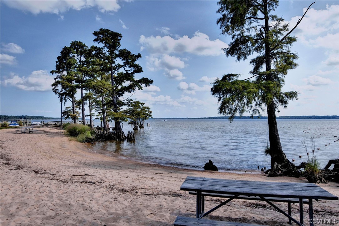 104 Lawnes Circle Williamsburg, VA 23185 - Photo 45 of 49 a view of a bench in a backyard