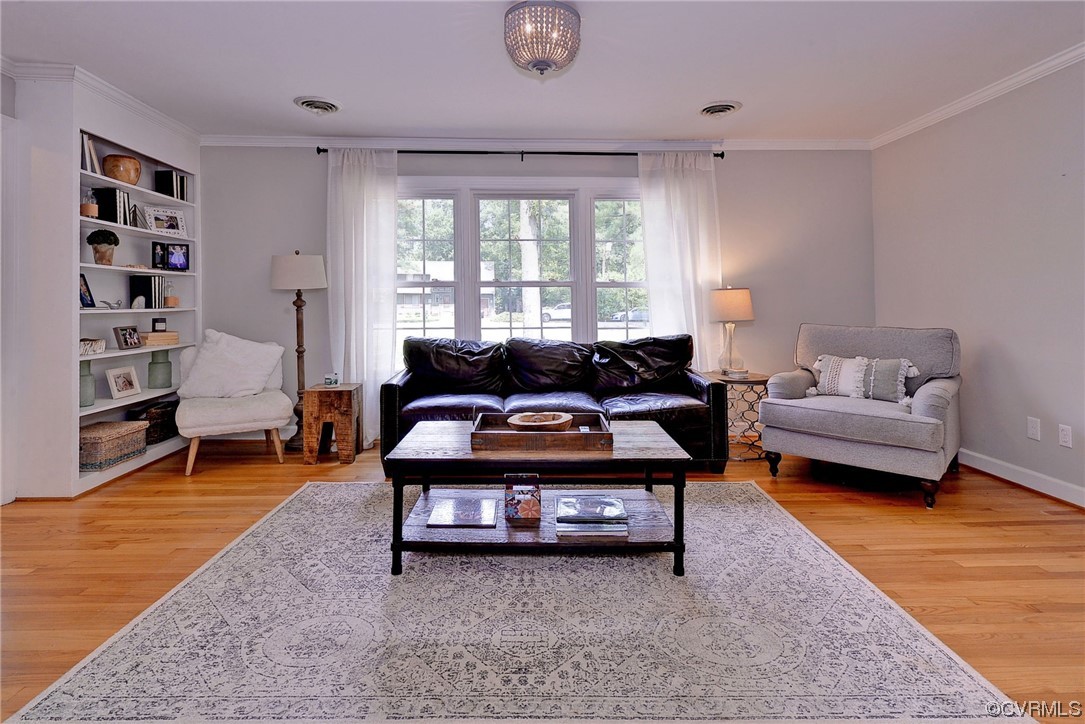 104 Lawnes Circle Williamsburg, VA 23185 - Photo 9 of 49 a living room with furniture lamp and window