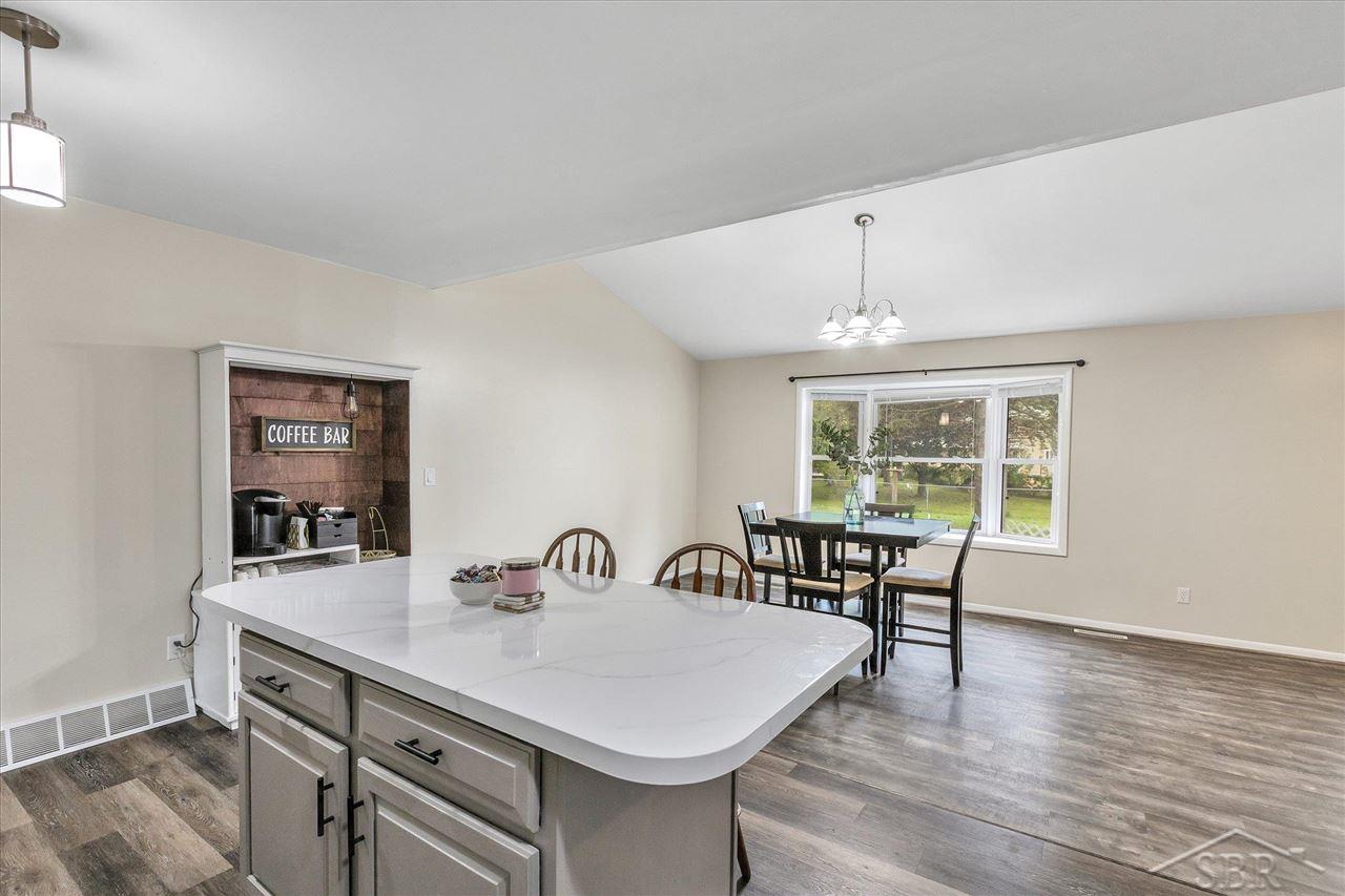 12374 Frost Road Hemlock, MI 48626 - Photo 10 of 36