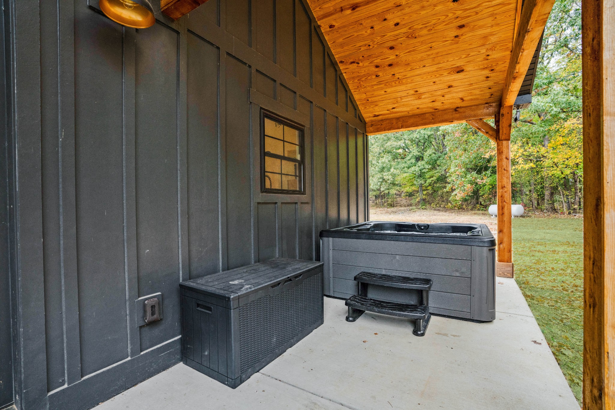 3320 Slayden-Marion Road Cumberland Furnace, TN 37051 - Photo 40 of 43 a room with a table and chairs